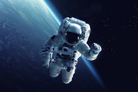Astronaut în spațiu