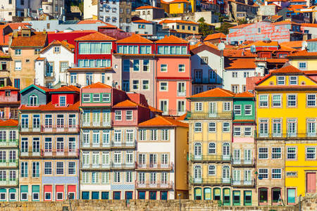 Die Architektur der Gebäude der Stadt Porto