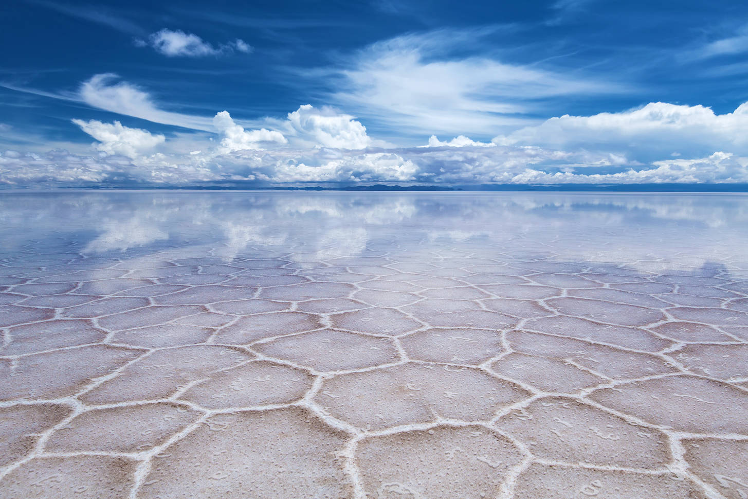 Соленое озеро в боливии