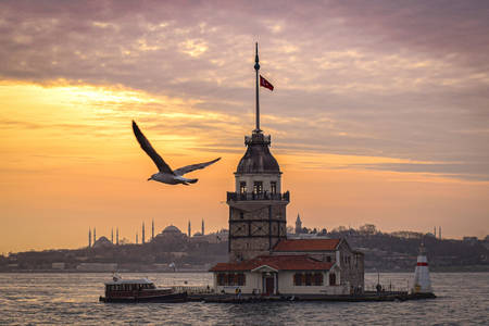 Torre de la doncella en Estambul