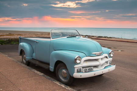 Carro retro na praia