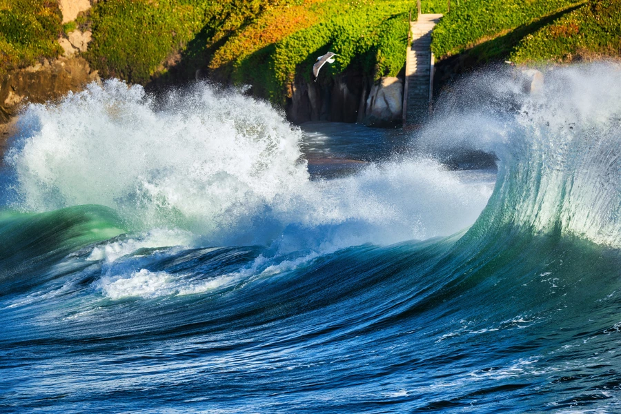 Big ocean waves