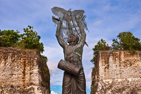 Rzeźba w parku Garuda Wisnu Kencana