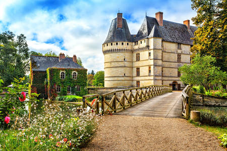 Château de l'îlot dans la vallée de la Loire