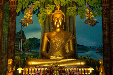Statue de bouddha doré