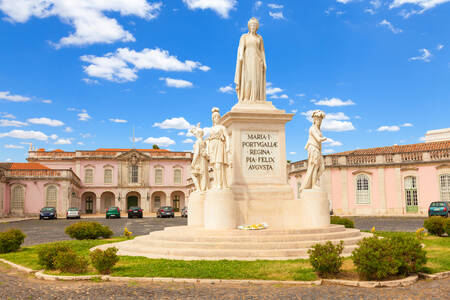 Kraliçe Maria I Anıtı, Queluz