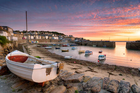 Lever du soleil sur le port