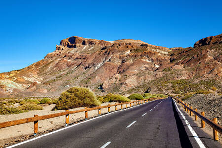 Estrada no Parque Nacional de El Teide