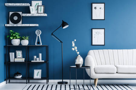 Interieur in witte en blauwe tinten