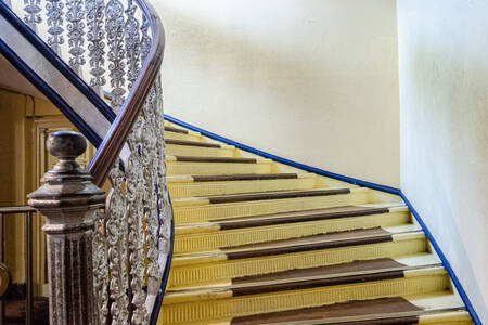 Hlavní schodiště v paláci Lalita Mahal