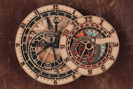 Quadranti di vecchi orologi